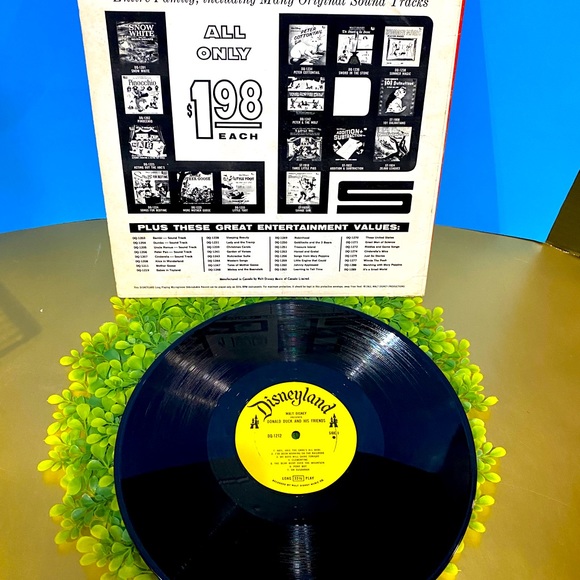 WALT DISNEY’S DONALD DUCK AND HIS FRiENDS 1963 DISNEYLAND VINYL RECORD DQ-1212 - Picture 4 of 15